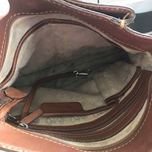 Michael Kors Bags - 💕MICHAEL KORS CROSSBODY PURSE💕 Michael Kors Bags - 💕MICHAEL KORS CROSSBODY PURSE💕
